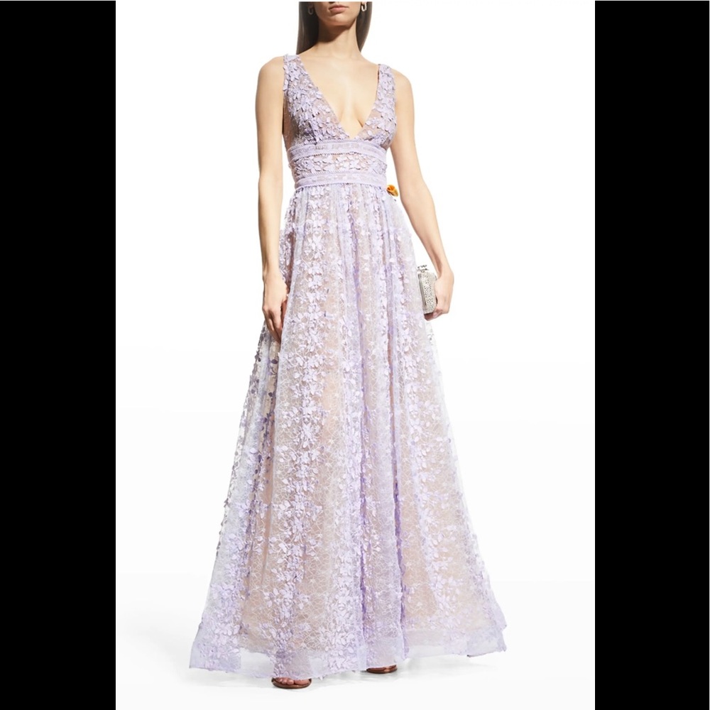 Stunning floor length gown!  Size Large. Only worn once. Lavender color
